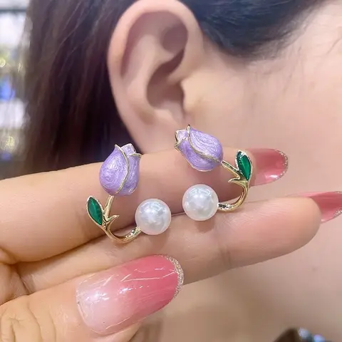 Lotus studs