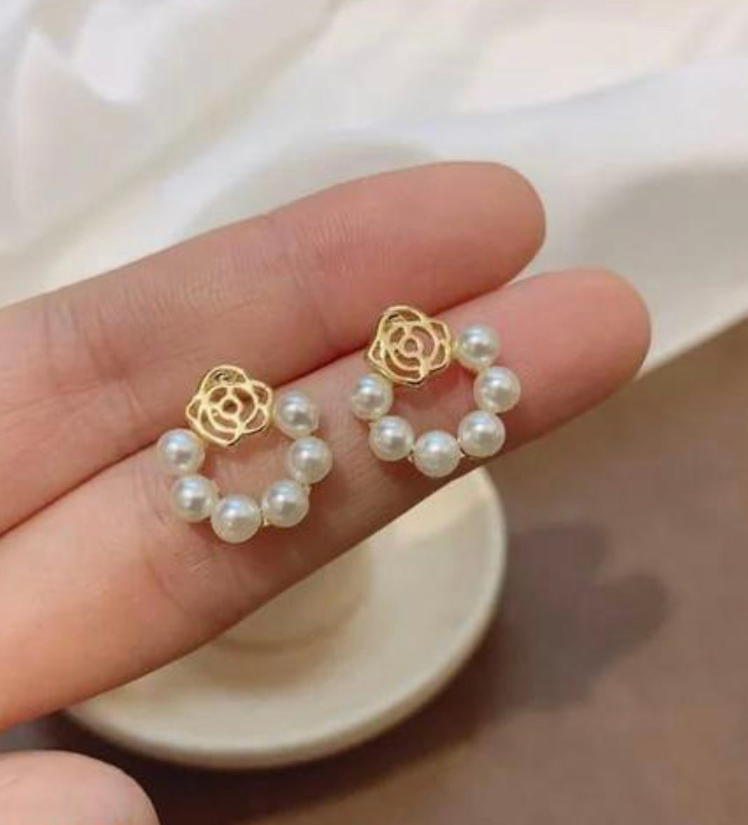 Small pearl studs