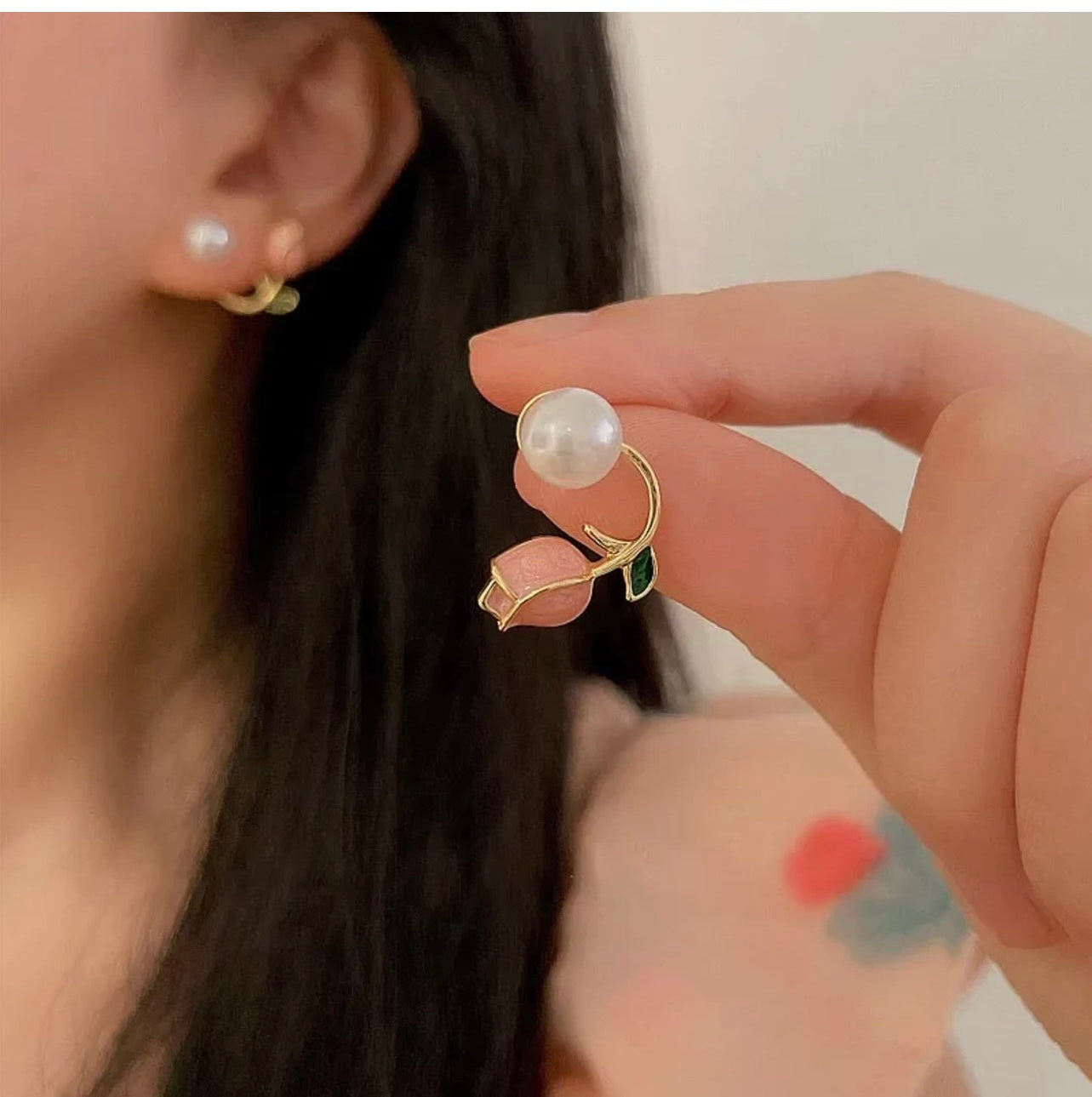Lotus studs